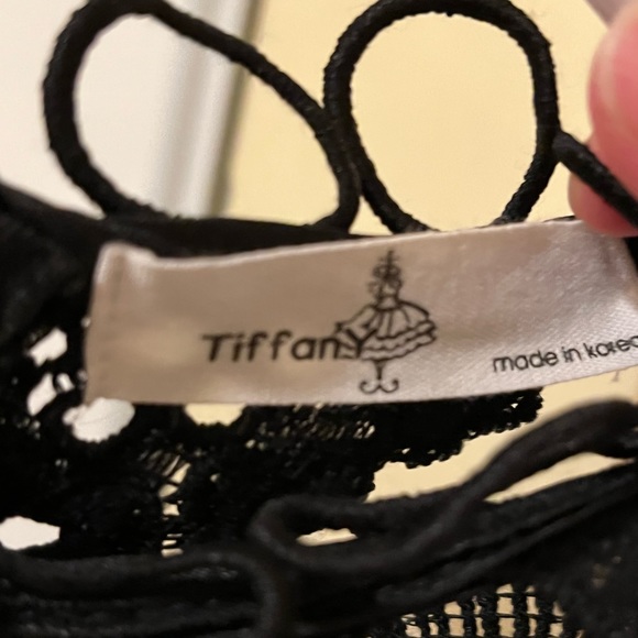 Floral Lace Dress! - Picture 4 of 4